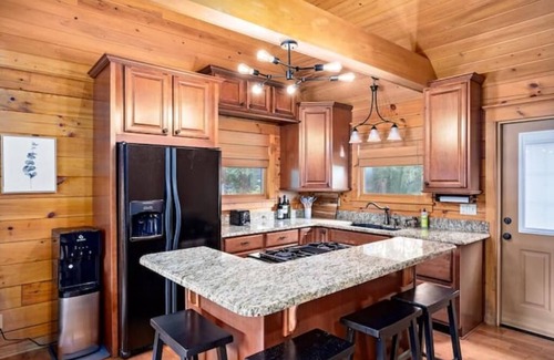 Geneva Cabin | Modern log cabin between the beach and Disney