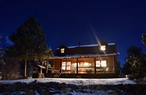 Cotopaxi House | Modern Log Cabin in Colorado Wilderness