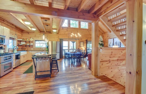 Pine City Cabin | Modern Log Cabin w/Rec Room, Steps to Lake!