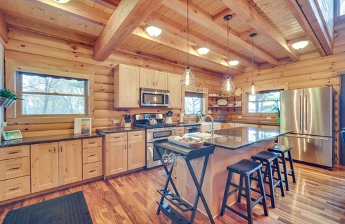 Pine City Cabin | Modern Log Cabin w/Rec Room, Steps to Lake!