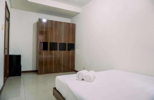 Pluit Apartment | Modern Look 1BR Green Bay Condominium Apartment By Travelio