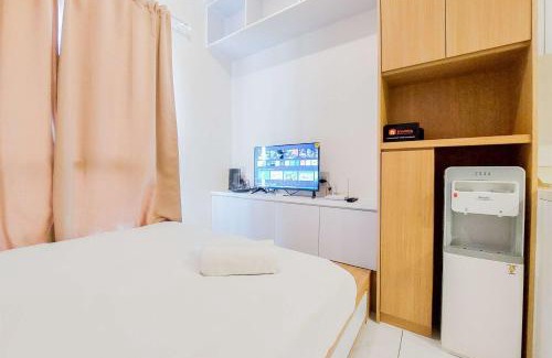 Pinang Apartment | Modern Look and Compact Studio at Sky House Alam Sutera Apartment By Travelio