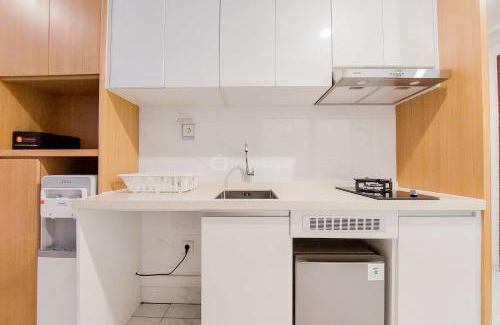 Pinang Apartment | Modern Look and Compact Studio at Sky House Alam Sutera Apartment By Travelio