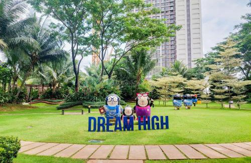 Pinang Apartment | Modern Look and Compact Studio at Sky House Alam Sutera Apartment By Travelio