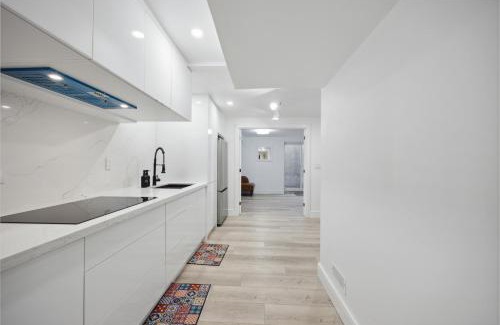 Whitby Apartment | Modern Lower 2BR - Near Restaurants, River, Parks! Whitby