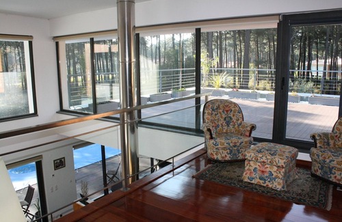 Charneca de Caparica e Sobreda Villa | Modern Luxurious Villa With A Magnificent Sumptuous Pool