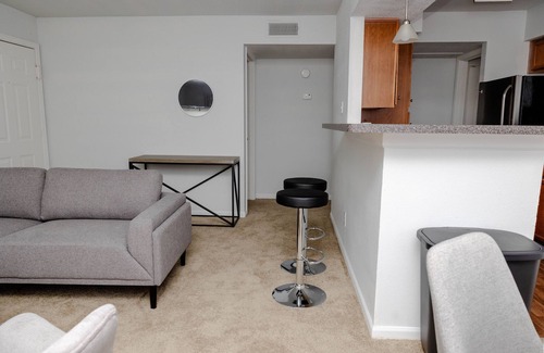 Coliseum Central Apartment | Modern luxe 2BD/2BA Apartment I Free Parking
