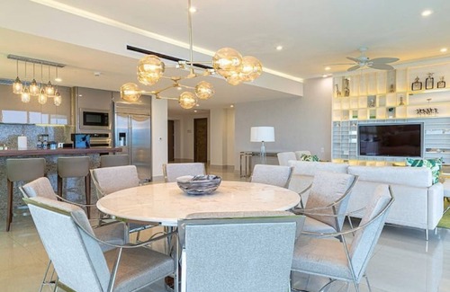 Puerto Juarez House | Modern Luxurious 3-Bedroom Oceanfront Suite