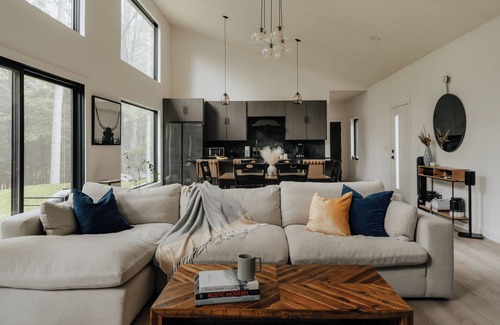 Tannersville House | Modern Luxury 2-bedroom house in peaceful Haines Falls with AC, WiFi, Large TVs