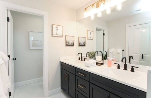 Conshohocken House | Modern Luxury 4 Bedroom Home, Steps from Park