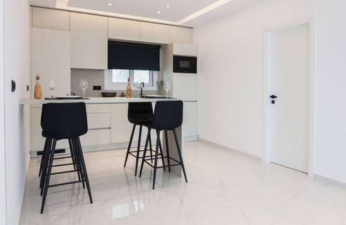 Alimos Apartment | Modern Luxury Athens Riviera w Sea View