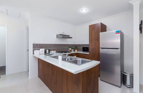 East Cannington House | Modern Luxury in East Cannington!
