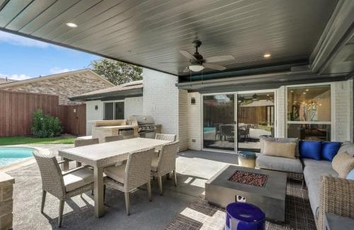 Plano House | Modern Luxury Home Pool Oasis & Backyard Retreat