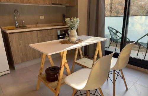 Flores Apartment | Modern Luxury - Industrial design & comfy all year