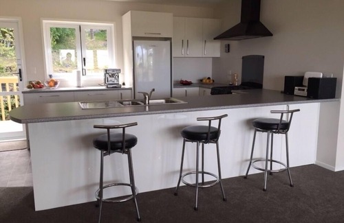 Kaeo House | Modern Luxury with Sea Views - Tauranga Bay
