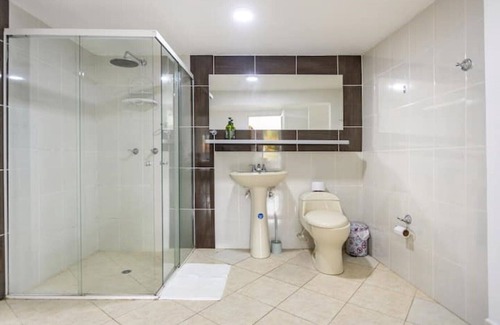 Las Lomas I House | Modern mansion🔝 with jacuzzi🤩, 5BR in Poblado💎