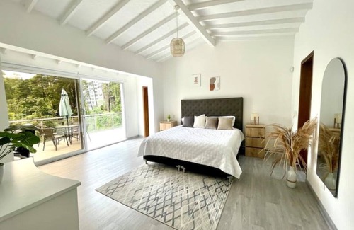 Las Lomas I House | Modern mansion🔝 with jacuzzi🤩, 5BR in Poblado💎