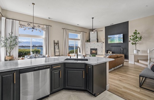 Sparks House | Modern Marina Lake Home with Amazing Views