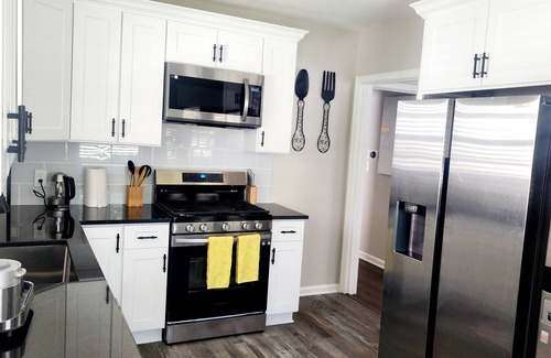 Piedmont Heights Apartment | Modern Midtown/Buckhead Haven