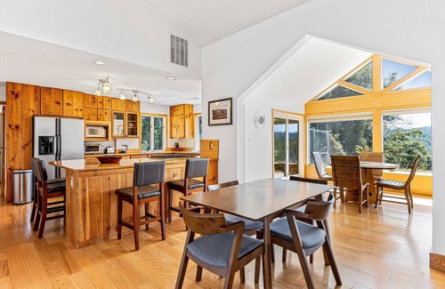Marshall House | Modern Mountain Home 20 minutes from Asheville