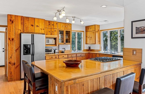 Marshall House | Modern Mountain Home 20 minutes from Asheville
