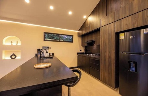 Marinilla Apartment | Modern Mountain Spa Villa: Turkish & Jacuzzi