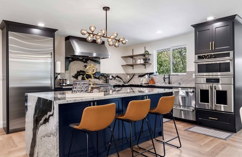 Renton House | Modern Mountain View Getaway w| Huge Outdoor Space