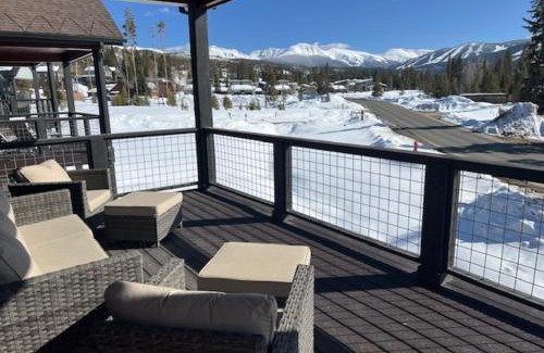 Rendezvous House | Modern Mountain View