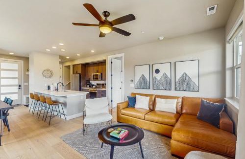 Rendezvous House | Modern Mountain View