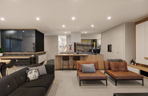 Kelvin Heights House | Modern Muse - A luxurious two-storey villa