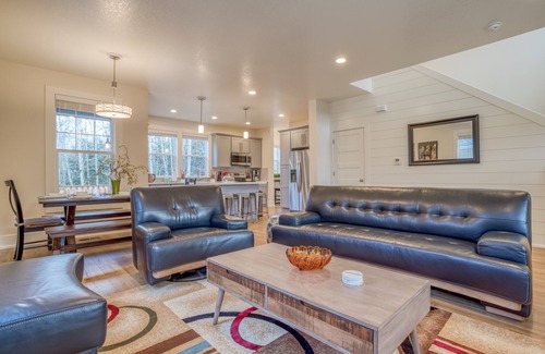 Netarts House | Modern Netarts NEW BUILD w/3 bedroom and Fully Fenced Yard