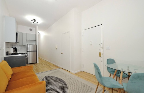 Manhattan Valley Apartment | Modern New 2-BDR apartment steps to Central Park with WiFi, AC, Washer&Dryer