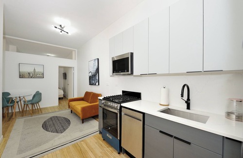Manhattan Valley Apartment | Modern New 2-BDR apartment steps to Central Park with WiFi, AC, Washer&Dryer