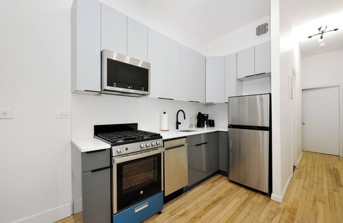Manhattan Valley Apartment | Modern New 2-BDR apartment steps to Central Park with WiFi, AC, Washer&Dryer