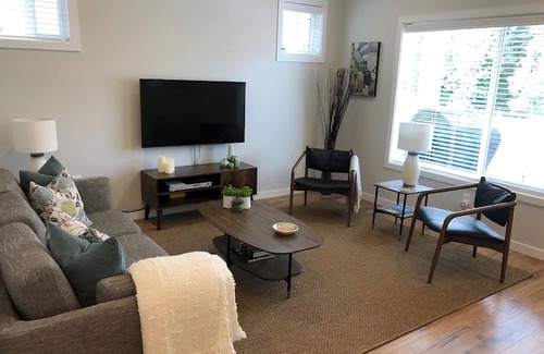 Okanagan-Similkameen House | Modern, New 3 bedroom Oasis