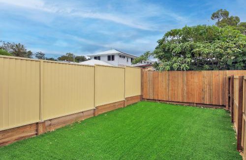 Kuraby House | Modern New-Build Cozy Home Studio with Free Parking