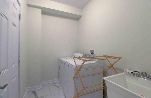 Caledonia House | Modern NEW Build in Caledonia