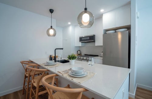 Saint Henri Apartment | Modern New Studio in Trendy Saint-Henri