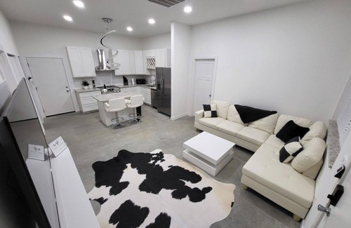Park Hills House | Modern Newly built 2-bedroom house minutes from downtown ParknHills