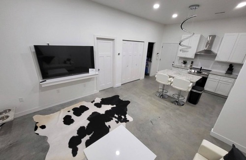 Park Hills House | Modern Newly built 2-bedroom house minutes from downtown ParknHills