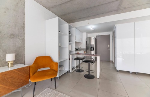 Curridabat Apartment | Modern Oasis iFreses, 18th floor! AC, TV and Pool