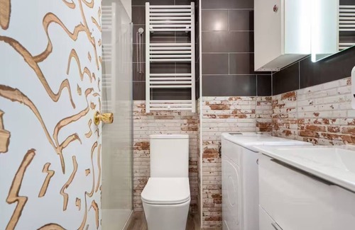 Cuatro Caminos Apartment | Modern oasis in the heart of the Bernabéu.