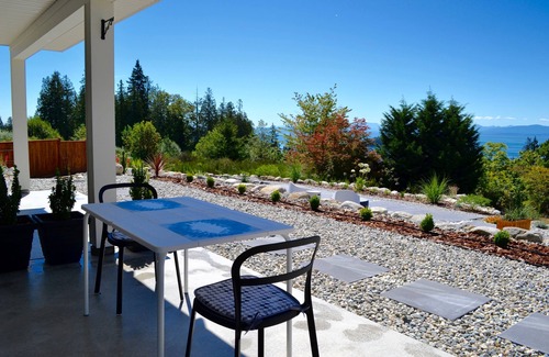West Sechelt House | Modern, Ocean View, 2-bedroom Suite - Steps from the Beach in Sechelt, BC