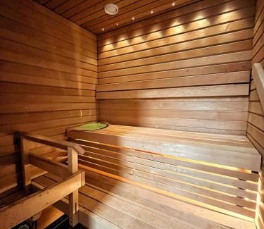 Tikkurila Apartment | Modern One bedroom with Sauna