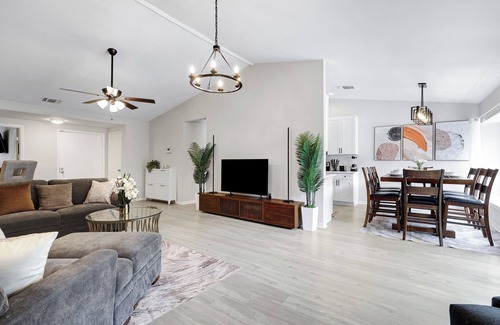 North San Antonio - SAT House | Modern Paradise | Hot Tub Game Room Swing Set BBQ