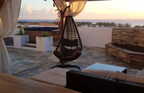 Flic-en-Flac Apartment | Modern Penthouse overlooking the west lagoon