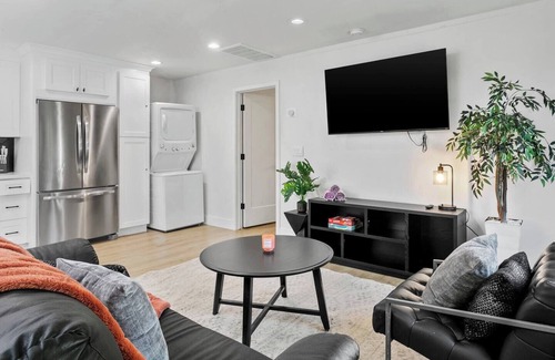 Camelback East House | Modern Phoenix Retreat: Near Old Town & Mini Golf