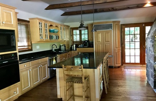 Selwyn Cottage | Modern & Private Cottage Sleeps 16 with 7+ Bedrooms