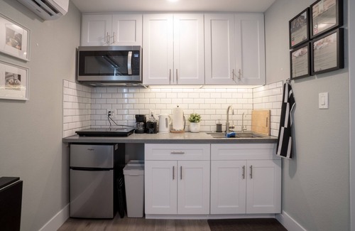 East Pasadena Apartment | Modern Private Cozy Suite - Mins from Everything