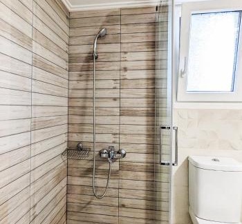 Koukaki Apartment | Modern&Quiet 2BD apt on a pedestrian